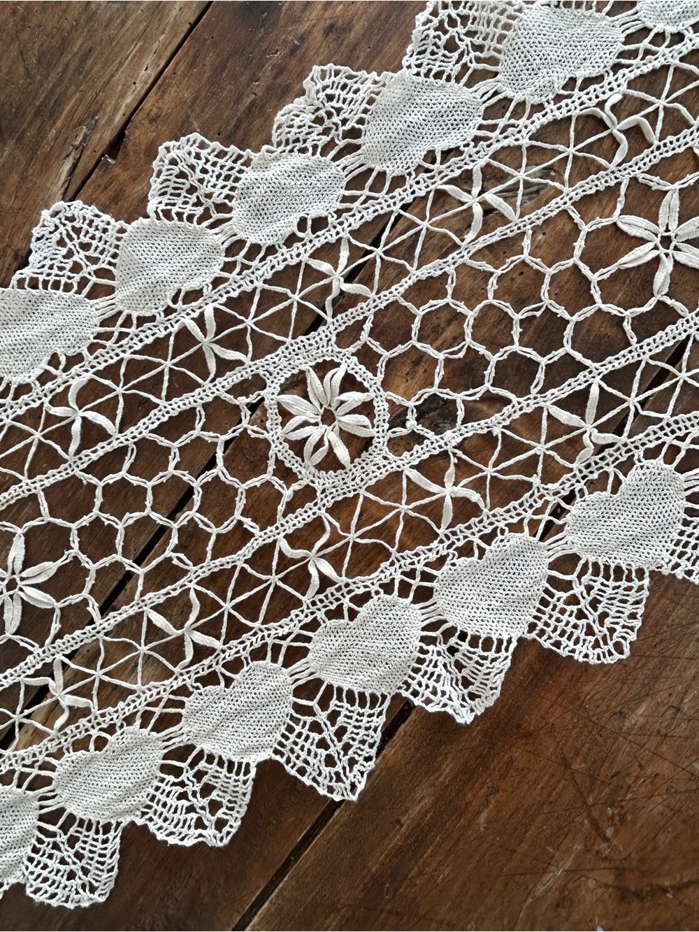 Beautiful Vintage Heart Print Handmade Crochet Doily Table Runner Ivory White